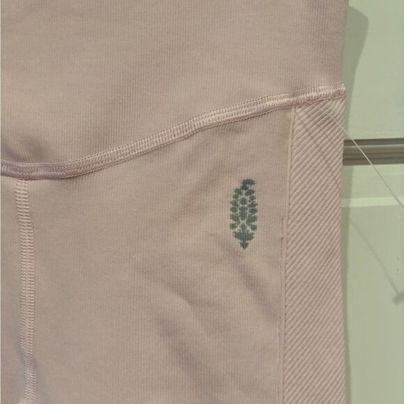 NWT free people movement ribbed stretch heirloom light pink leggings - Picture 3 of 7